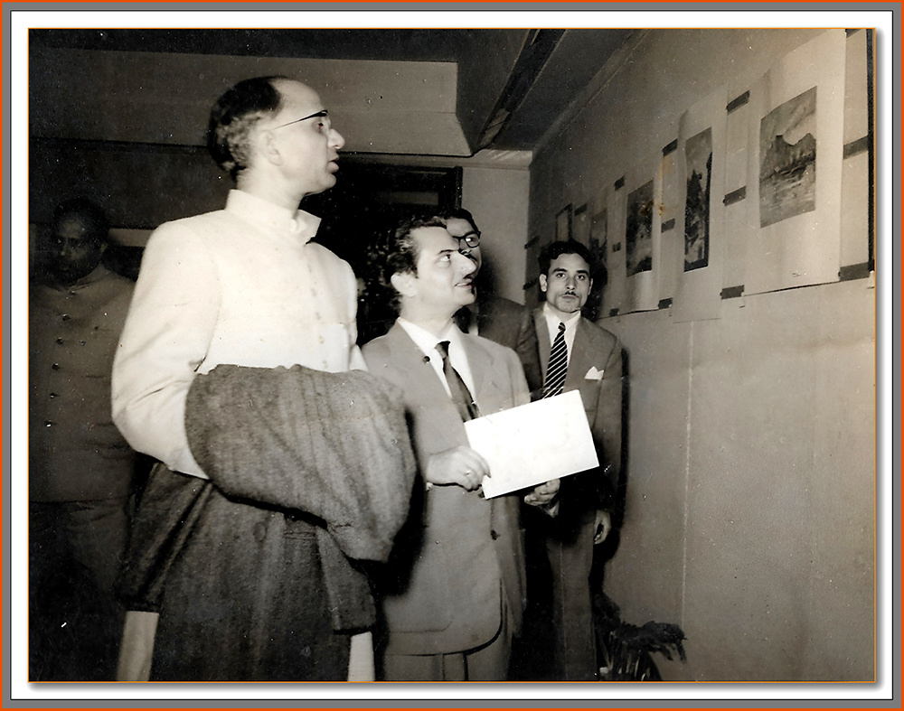 Manohar Kaul with Dr. B. V. Keskar, Minister of Information and Broadcasting, at the inauguration of his exhibition in December 1957, viewing paintings on display